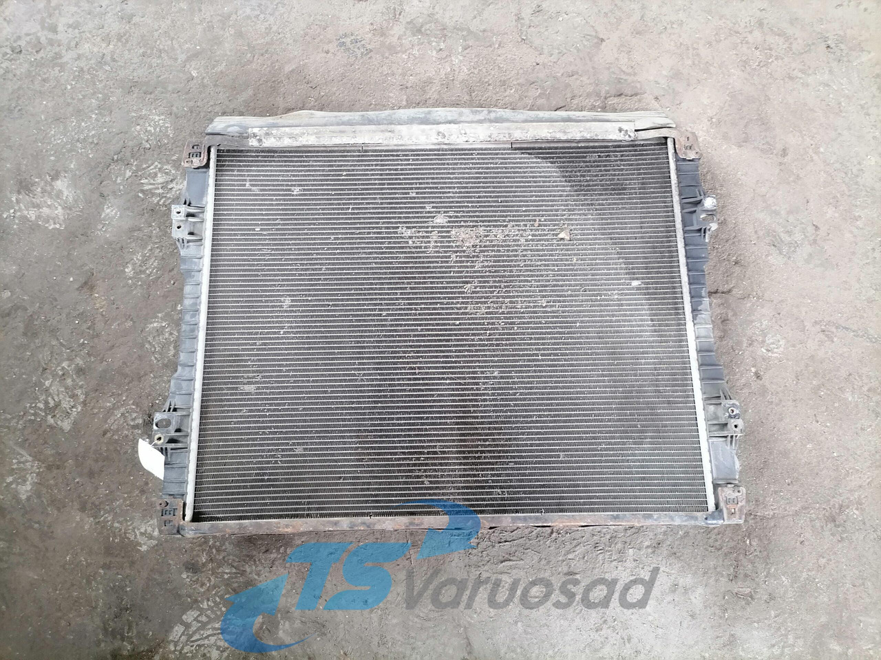 Scania Cooling radiator 1766125 - Radiador para Camión: foto 2 Scania Cooling radiator 1766125 - Radiador para Camión: foto 2