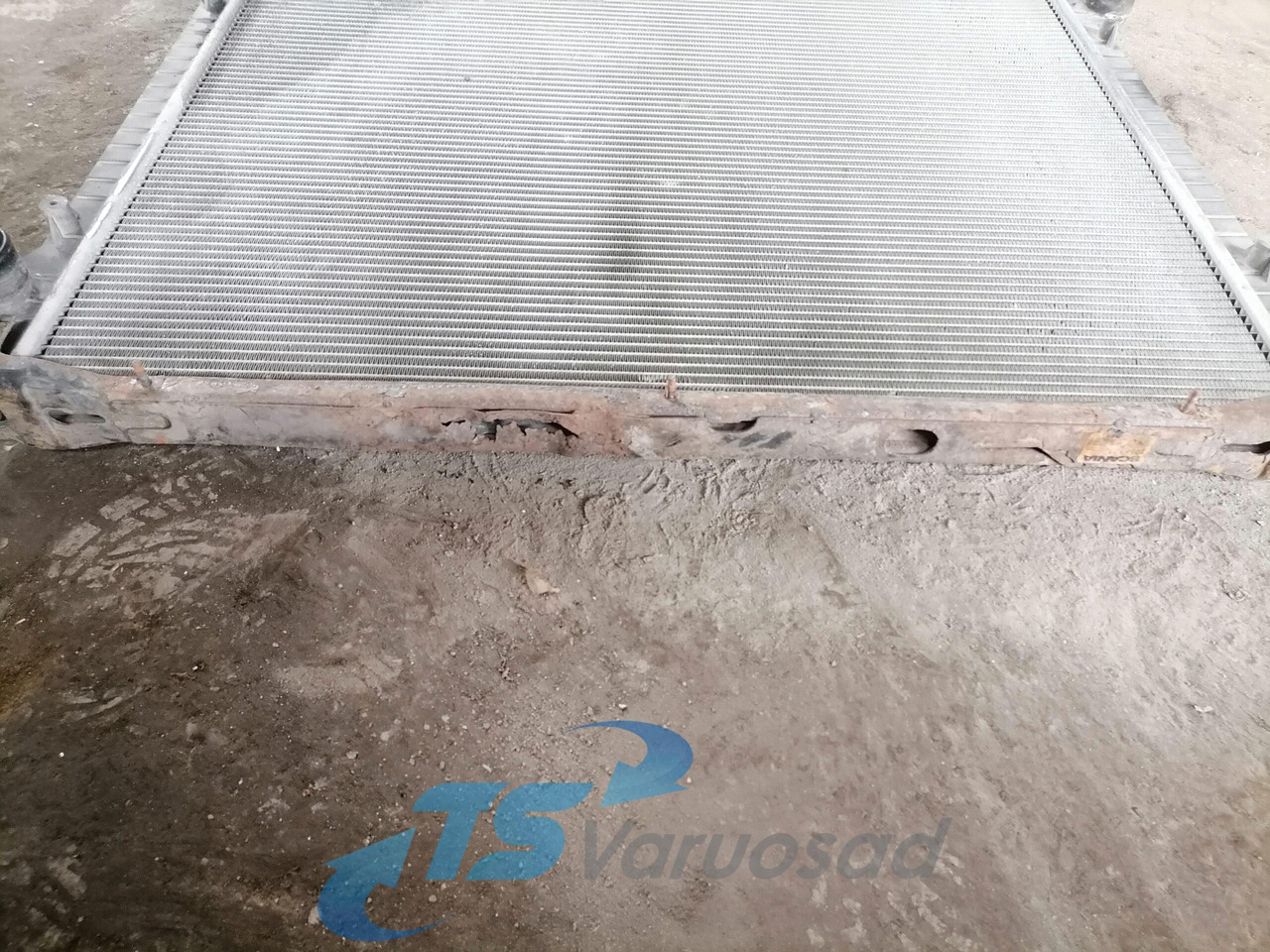 Scania Cooling radiator 1766125 - Radiador para Camión: foto 3 Scania Cooling radiator 1766125 - Radiador para Camión: foto 3