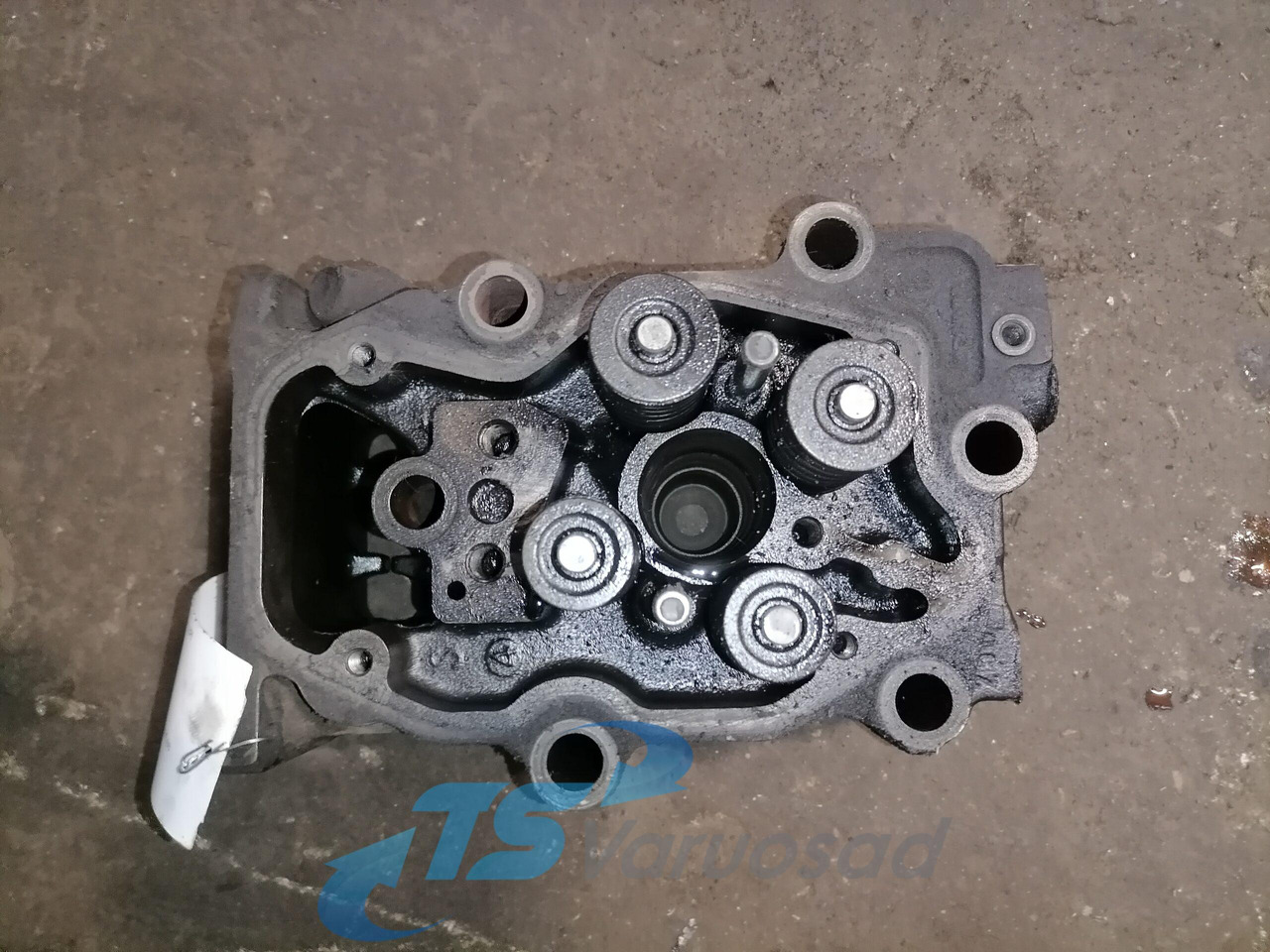 Scania Cylinder head, HPI 1522361 - Cabezal de bloque para Camión: foto 2 Scania Cylinder head, HPI 1522361 - Cabezal de bloque para Camión: foto 2