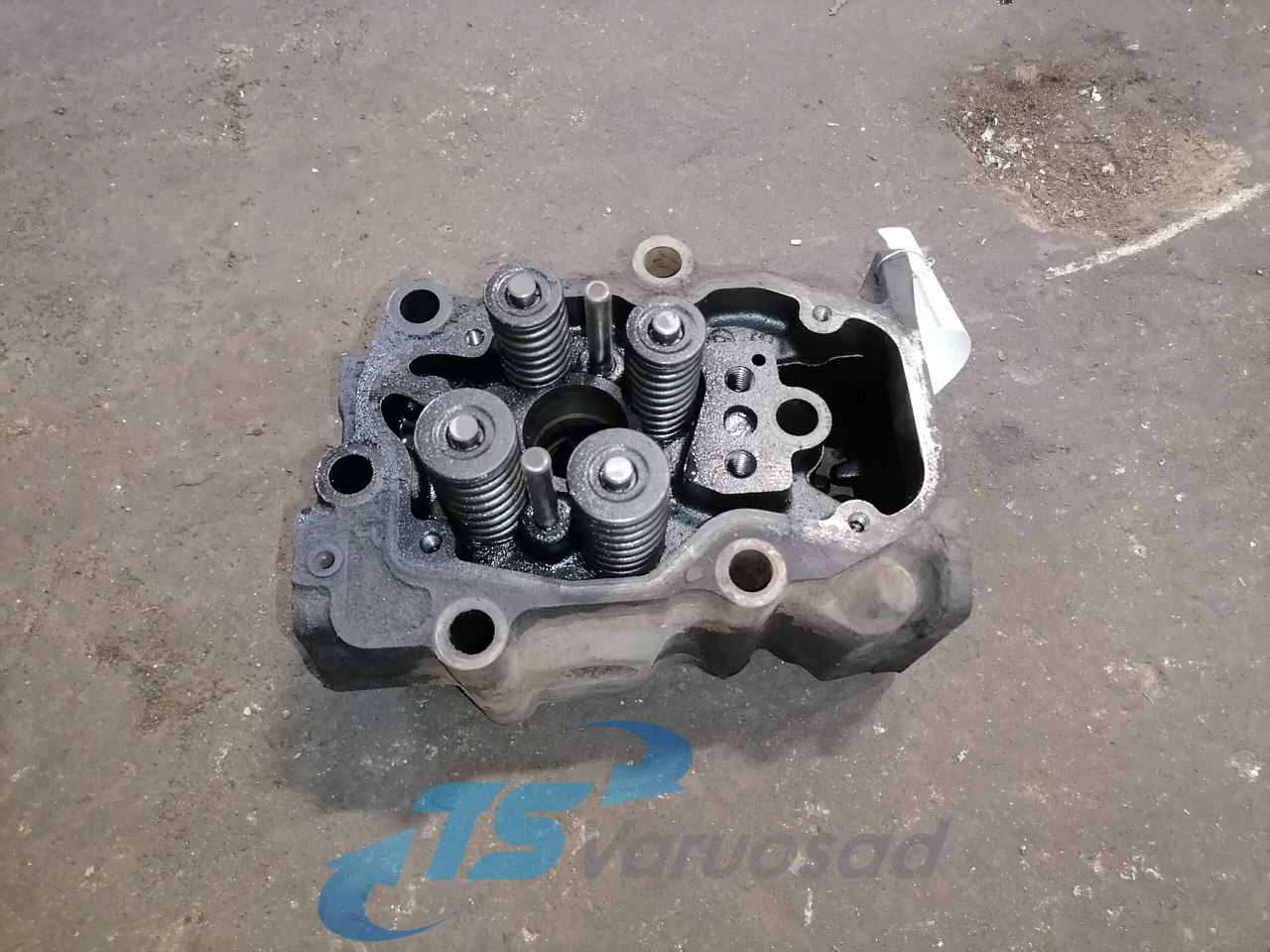 Scania Cylinder head, HPI 1522361 - Cabezal de bloque para Camión: foto 1 Scania Cylinder head, HPI 1522361 - Cabezal de bloque para Camión: foto 1