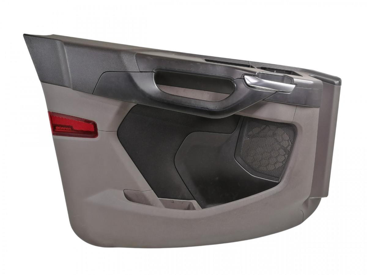 Scania Door trim panel 2795125 - Puerta y piezas para Camión: foto 1 Scania Door trim panel 2795125 - Puerta y piezas para Camión: foto 1
