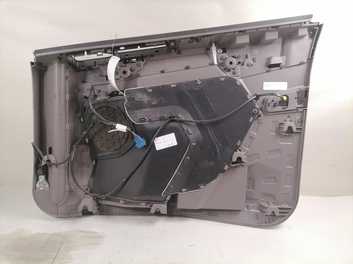 Scania Door trim panel 2795125 - Puerta y piezas para Camión: foto 4 Scania Door trim panel 2795125 - Puerta y piezas para Camión: foto 4