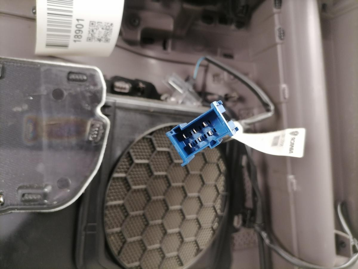 Scania Door trim panel 2795126 - Puerta y piezas para Camión: foto 3 Scania Door trim panel 2795126 - Puerta y piezas para Camión: foto 3