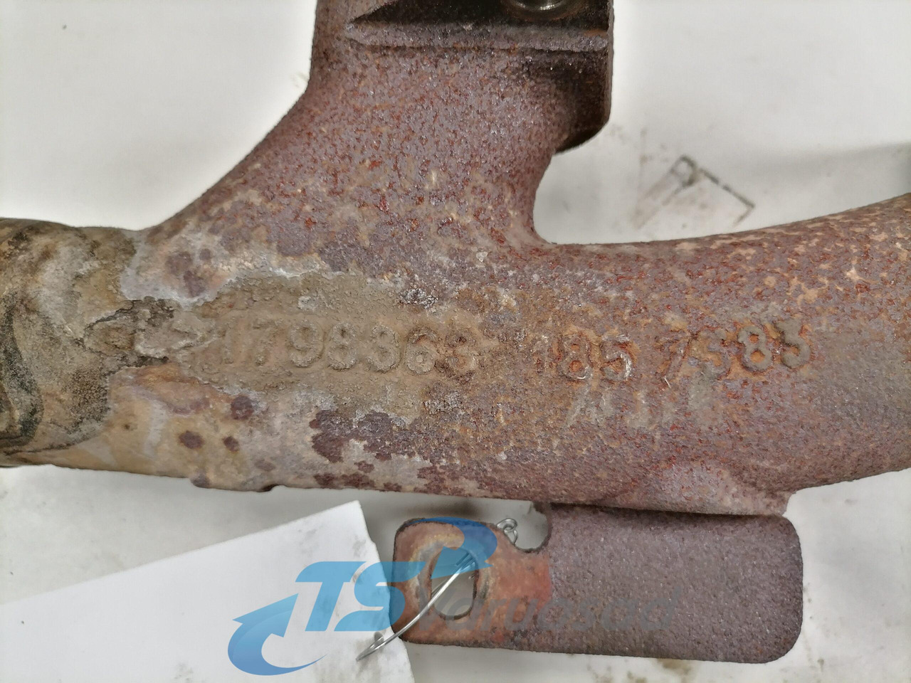 Scania Exhaust mainfold 1798363 - Colector de escape para Camión: foto 4 Scania Exhaust mainfold 1798363 - Colector de escape para Camión: foto 4