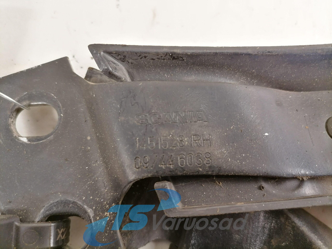 Scania Grille panel hinge 1451528 - Parrilla para Camión: foto 5 Scania Grille panel hinge 1451528 - Parrilla para Camión: foto 5