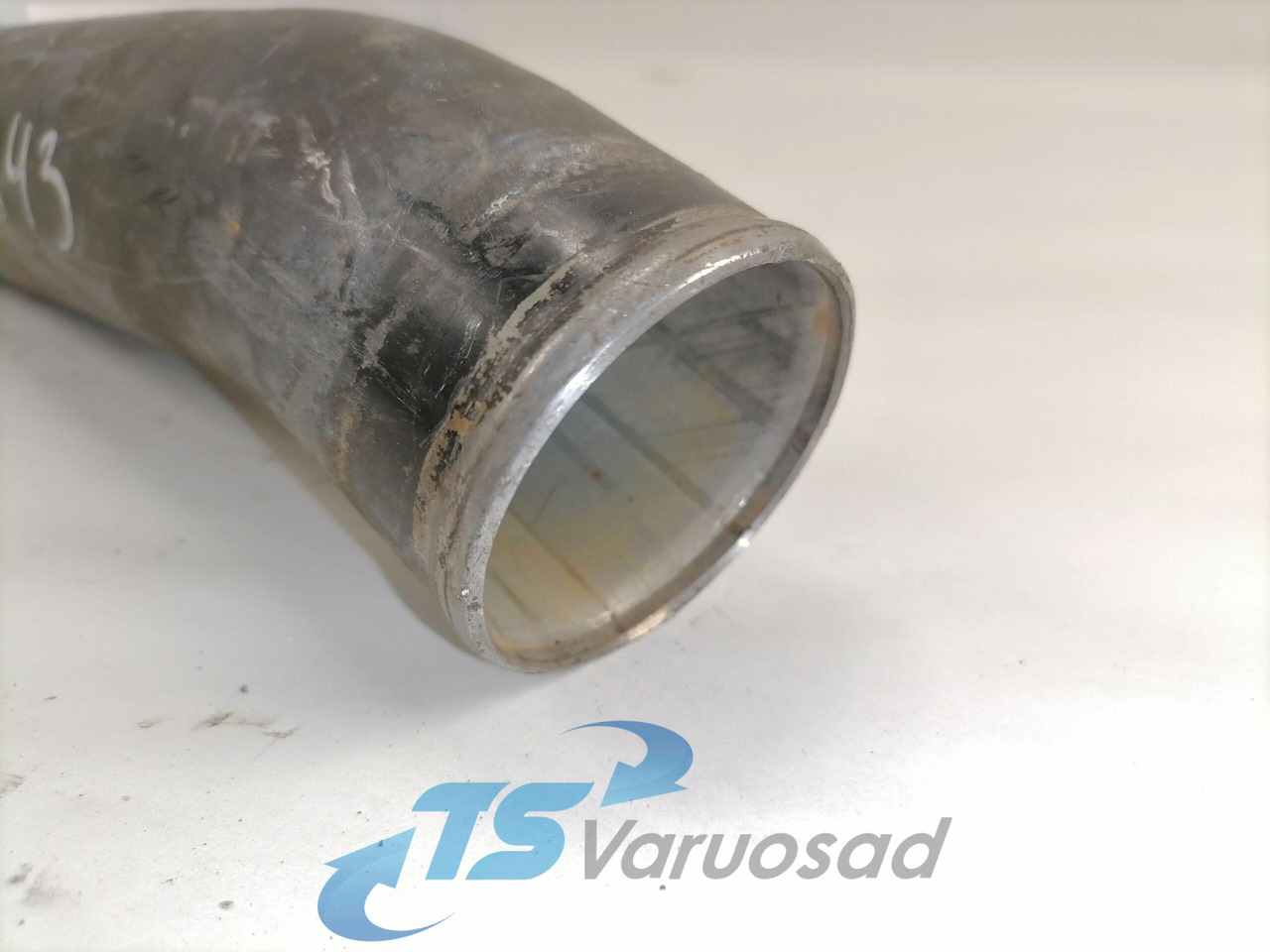 Scania Jahutusvedeliku toru, retarder 1779400 - Sistema de refrigeración para Camión: foto 4 Scania Jahutusvedeliku toru, retarder 1779400 - Sistema de refrigeración para Camión: foto 4