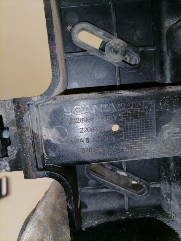 Scania Kabiini tuulesuunaja kandur 2326968 - Aerodinámica/ Spoiler para Camión: foto 2 Scania Kabiini tuulesuunaja kandur 2326968 - Aerodinámica/ Spoiler para Camión: foto 2