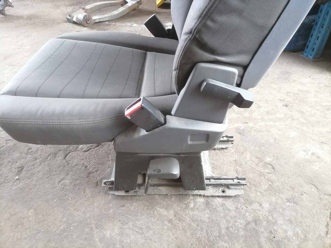 Scania Passenger seat 2401822 - Asiento para Camión: foto 4 Scania Passenger seat 2401822 - Asiento para Camión: foto 4