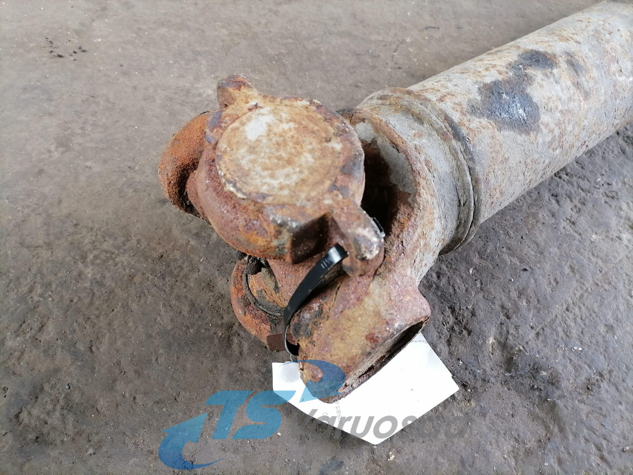 Scania Propeller shaft 1758616 - Árbol de transmisión para Camión: foto 3 Scania Propeller shaft 1758616 - Árbol de transmisión para Camión: foto 3