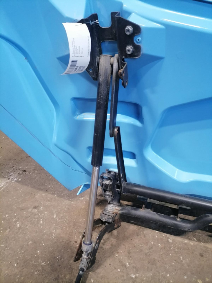 Scania Scania cab wind deflector, roof 2390522 - Aerodinámica/ Spoiler para Camión: foto 4 Scania Scania cab wind deflector, roof 2390522 - Aerodinámica/ Spoiler para Camión: foto 4