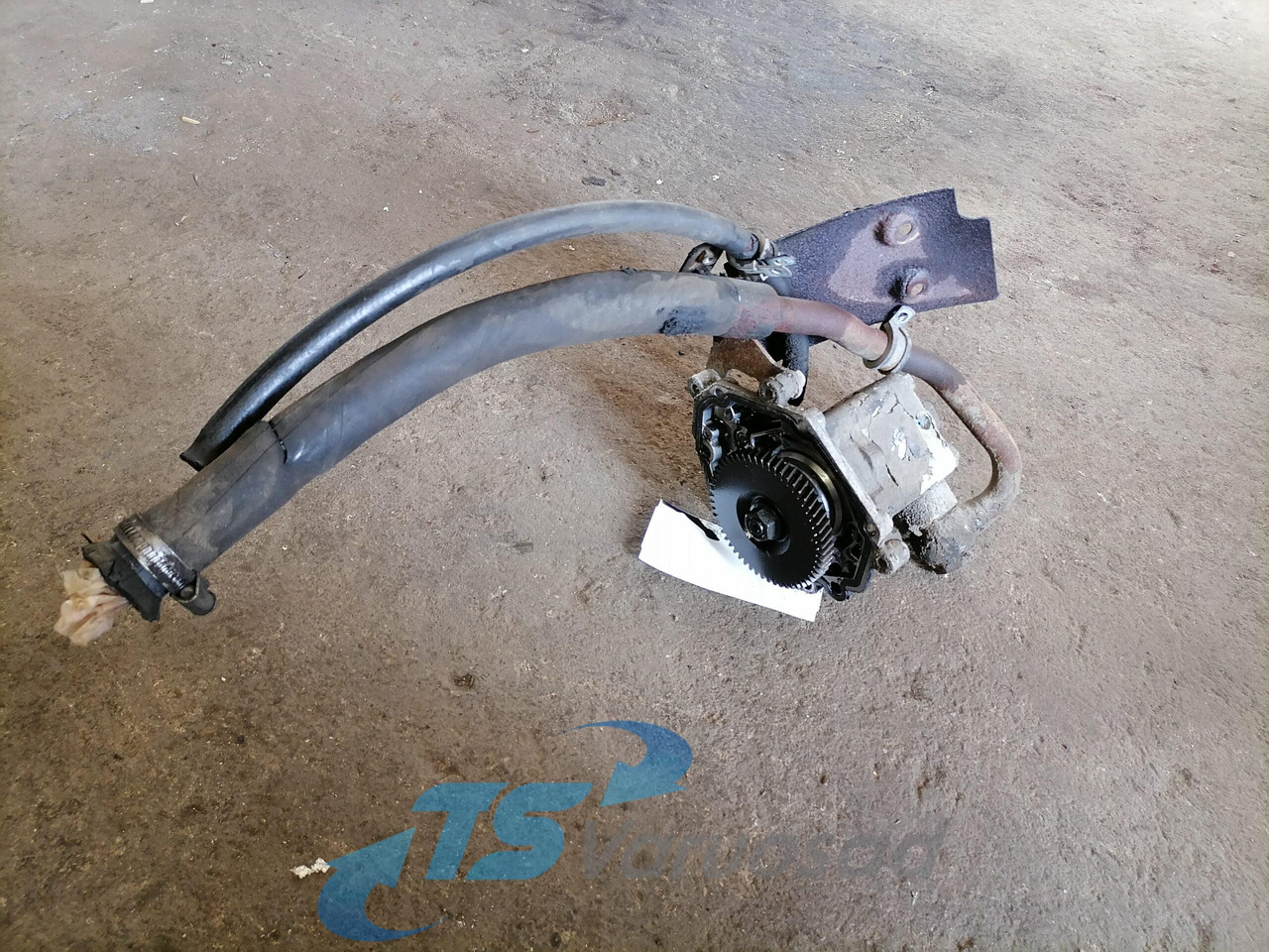 Scania Steering hydraulic pump 1457710 - Bomba de dirección para Camión: foto 1 Scania Steering hydraulic pump 1457710 - Bomba de dirección para Camión: foto 1