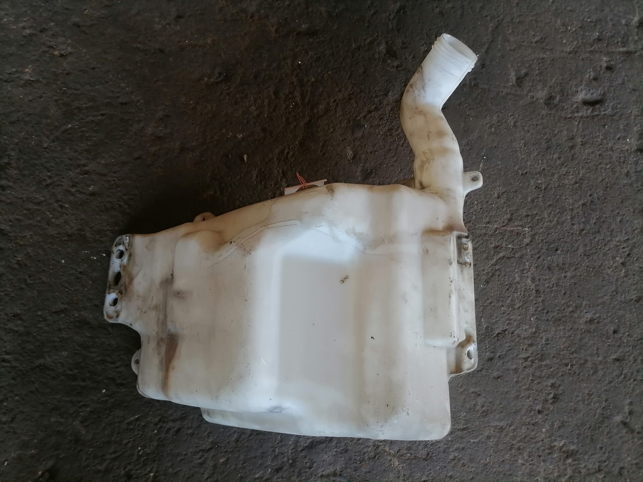 Scania Windscreen washer fluid tank 1854255 - Limpiaparabrisas para Camión: foto 4 Scania Windscreen washer fluid tank 1854255 - Limpiaparabrisas para Camión: foto 4