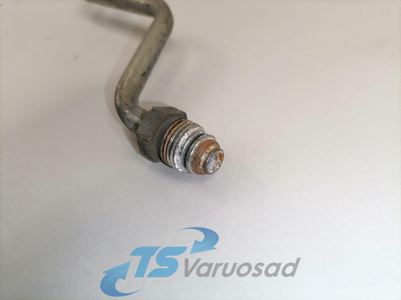 Volvo A/C pipe 20865099 - Calefacción/ Ventilación para Camión: foto 4 Volvo A/C pipe 20865099 - Calefacción/ Ventilación para Camión: foto 4