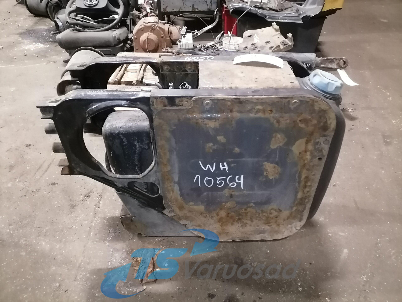 Volvo Ad Blue tank 20856475 - Procesamiento de combustible para Camión: foto 3 Volvo Ad Blue tank 20856475 - Procesamiento de combustible para Camión: foto 3