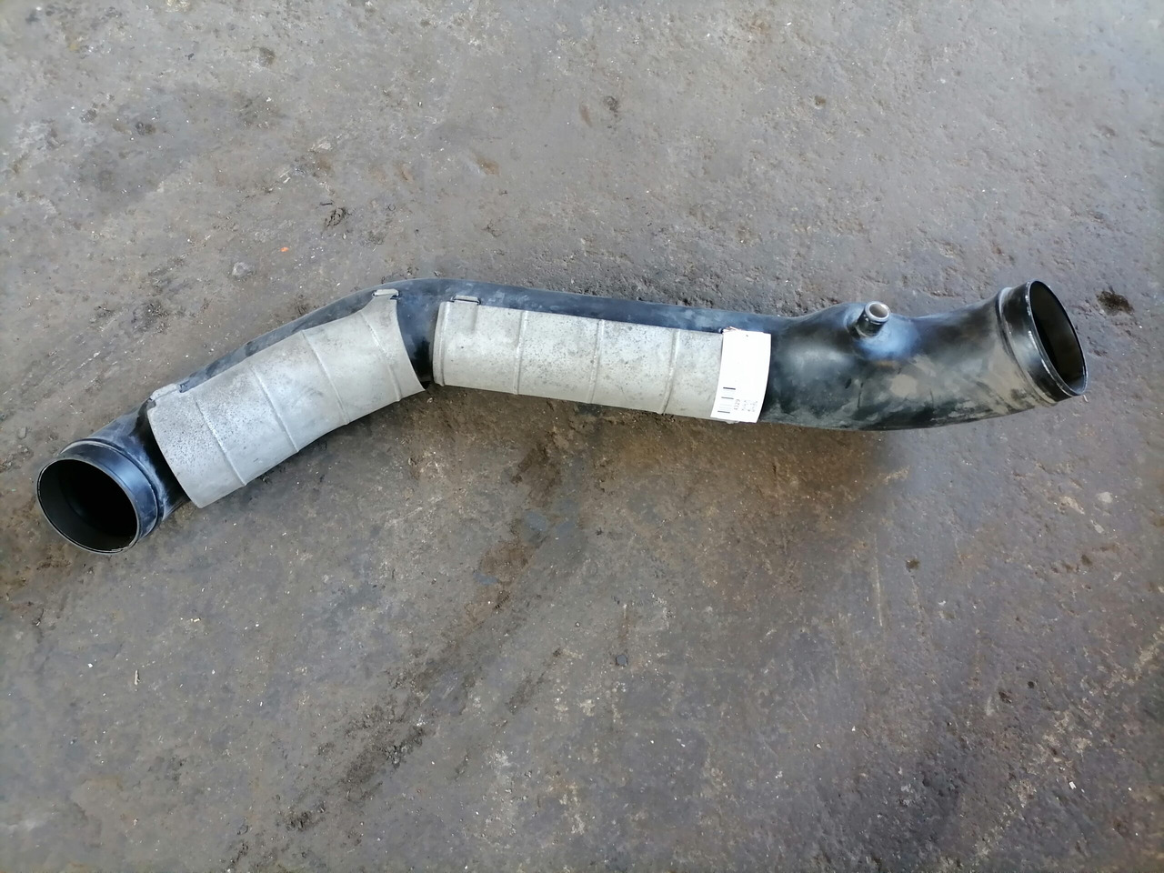 Volvo Air intake 21080323 - Sistema de admisión de aire para Camión: foto 2 Volvo Air intake 21080323 - Sistema de admisión de aire para Camión: foto 2