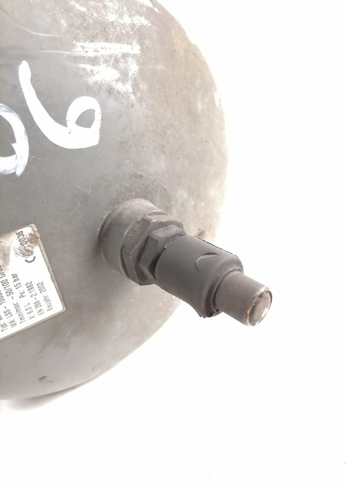 Volvo Air tank 20485243 - Pieza universal para Camión: foto 2 Volvo Air tank 20485243 - Pieza universal para Camión: foto 2