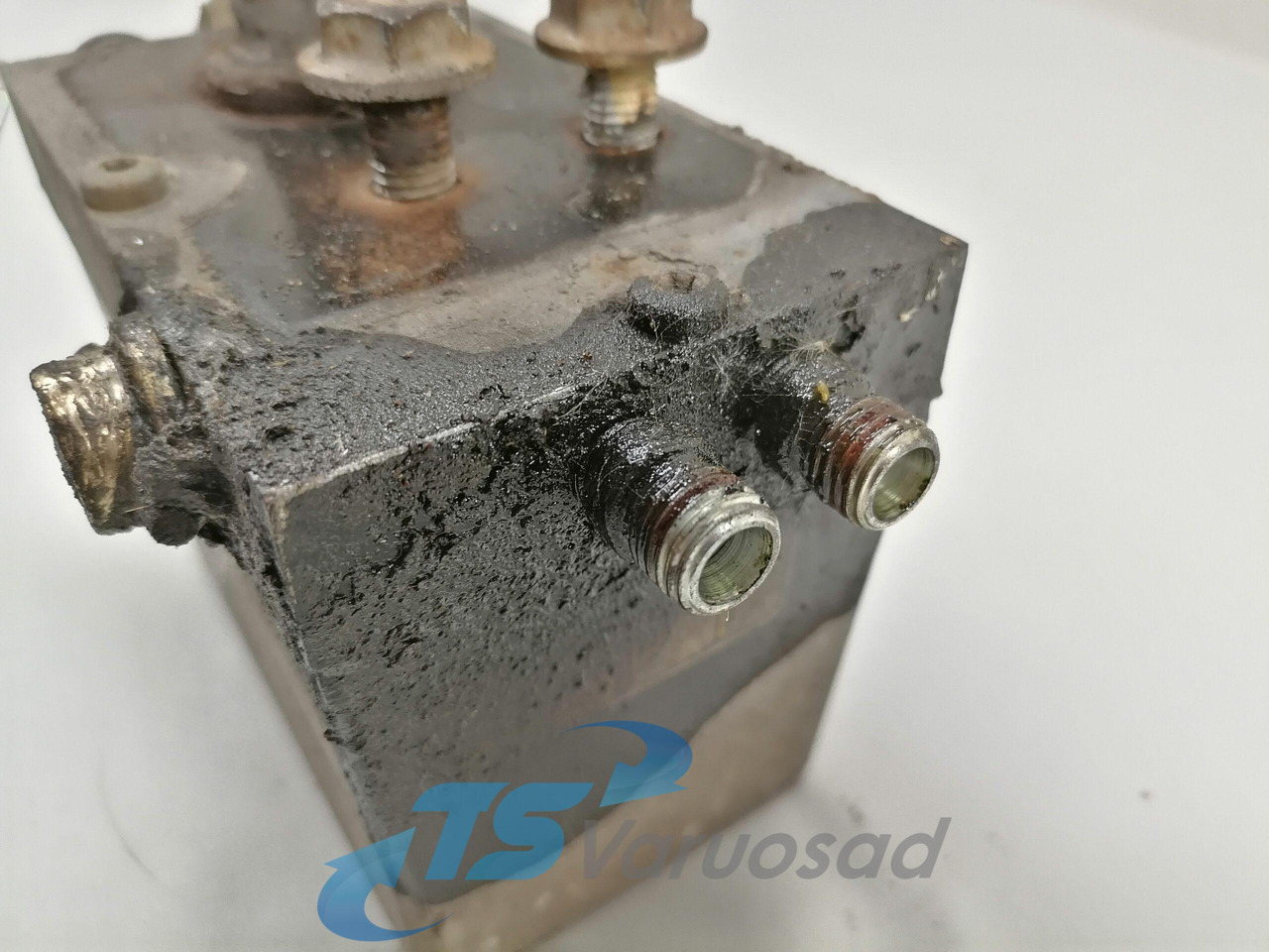 Volvo Cab tilting pump 82053294 - Suspensión de cabina para Camión: foto 3 Volvo Cab tilting pump 82053294 - Suspensión de cabina para Camión: foto 3