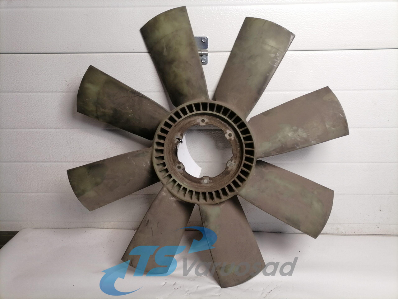Volvo Cooling fan 1674864 - Ventilador para Camión: foto 1 Volvo Cooling fan 1674864 - Ventilador para Camión: foto 1