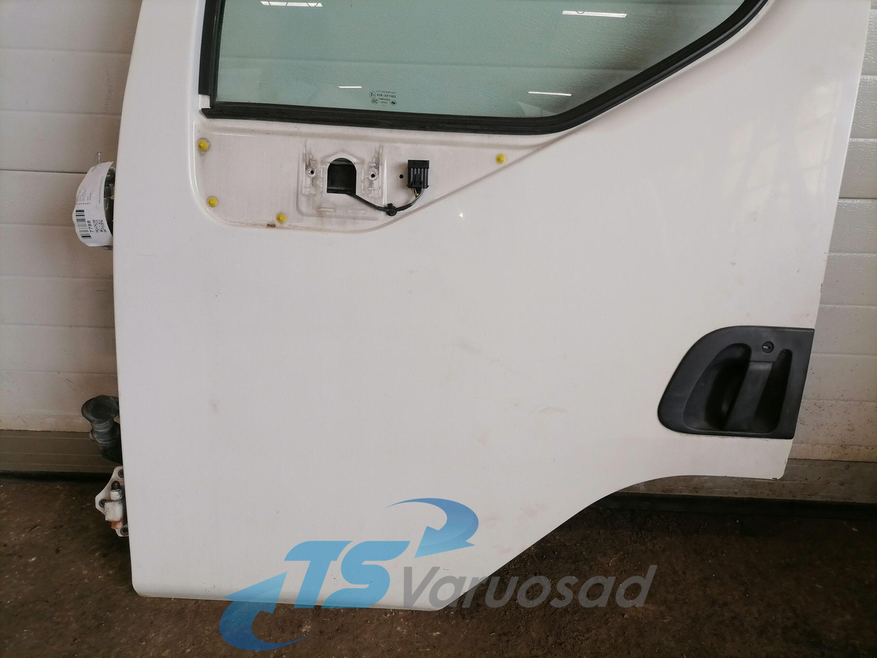 Volvo Door 85112763 - Puerta y piezas para Camión: foto 5 Volvo Door 85112763 - Puerta y piezas para Camión: foto 5