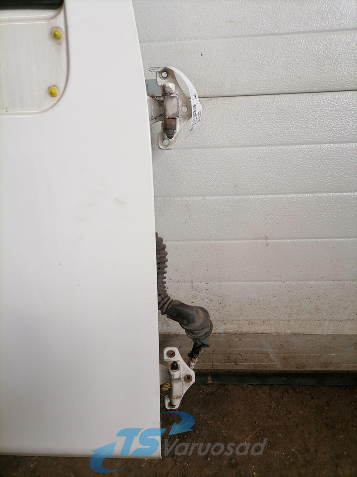 Volvo Door 85112764 - Puerta y piezas para Camión: foto 4 Volvo Door 85112764 - Puerta y piezas para Camión: foto 4