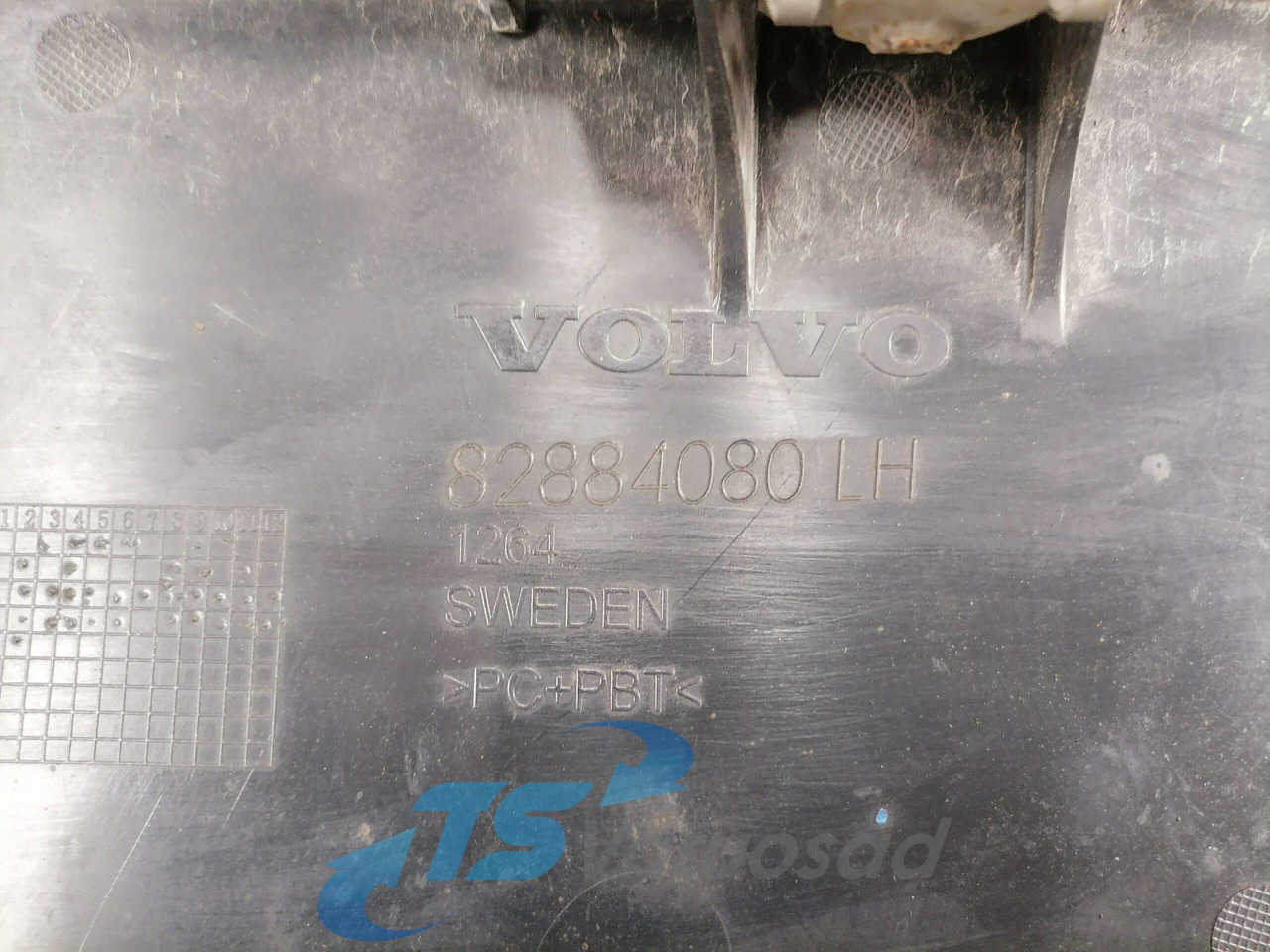 Volvo Esitule korpuse plastik 82882834 - Luz/ Iluminación para Camión: foto 4 Volvo Esitule korpuse plastik 82882834 - Luz/ Iluminación para Camión: foto 4