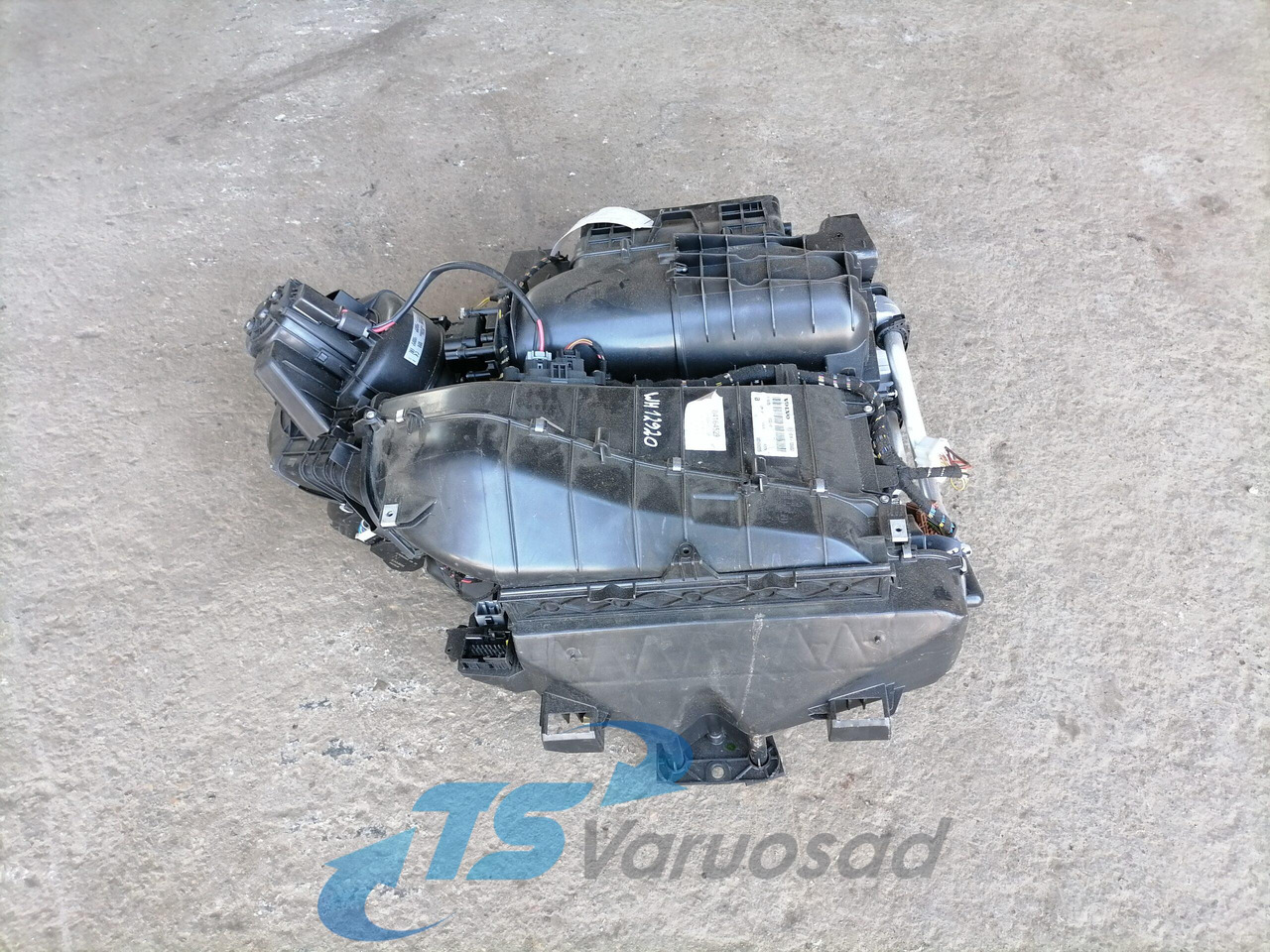 Volvo Heating unit 84164529 - Pieza universal para Camión: foto 4 Volvo Heating unit 84164529 - Pieza universal para Camión: foto 4