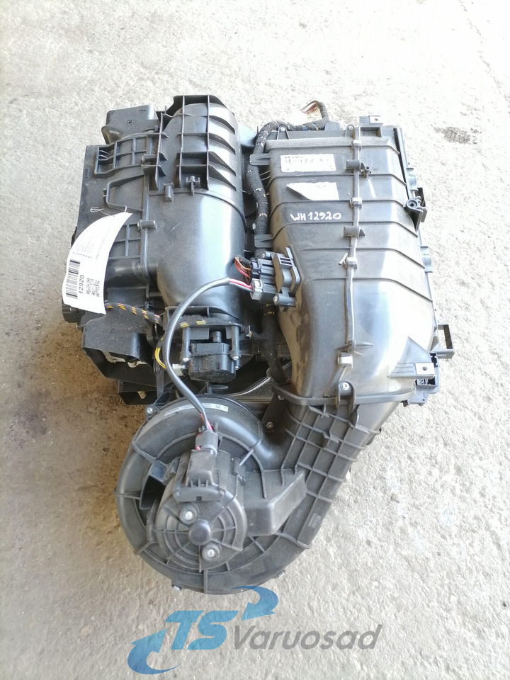 Volvo Heating unit 84164529 - Pieza universal para Camión: foto 2 Volvo Heating unit 84164529 - Pieza universal para Camión: foto 2