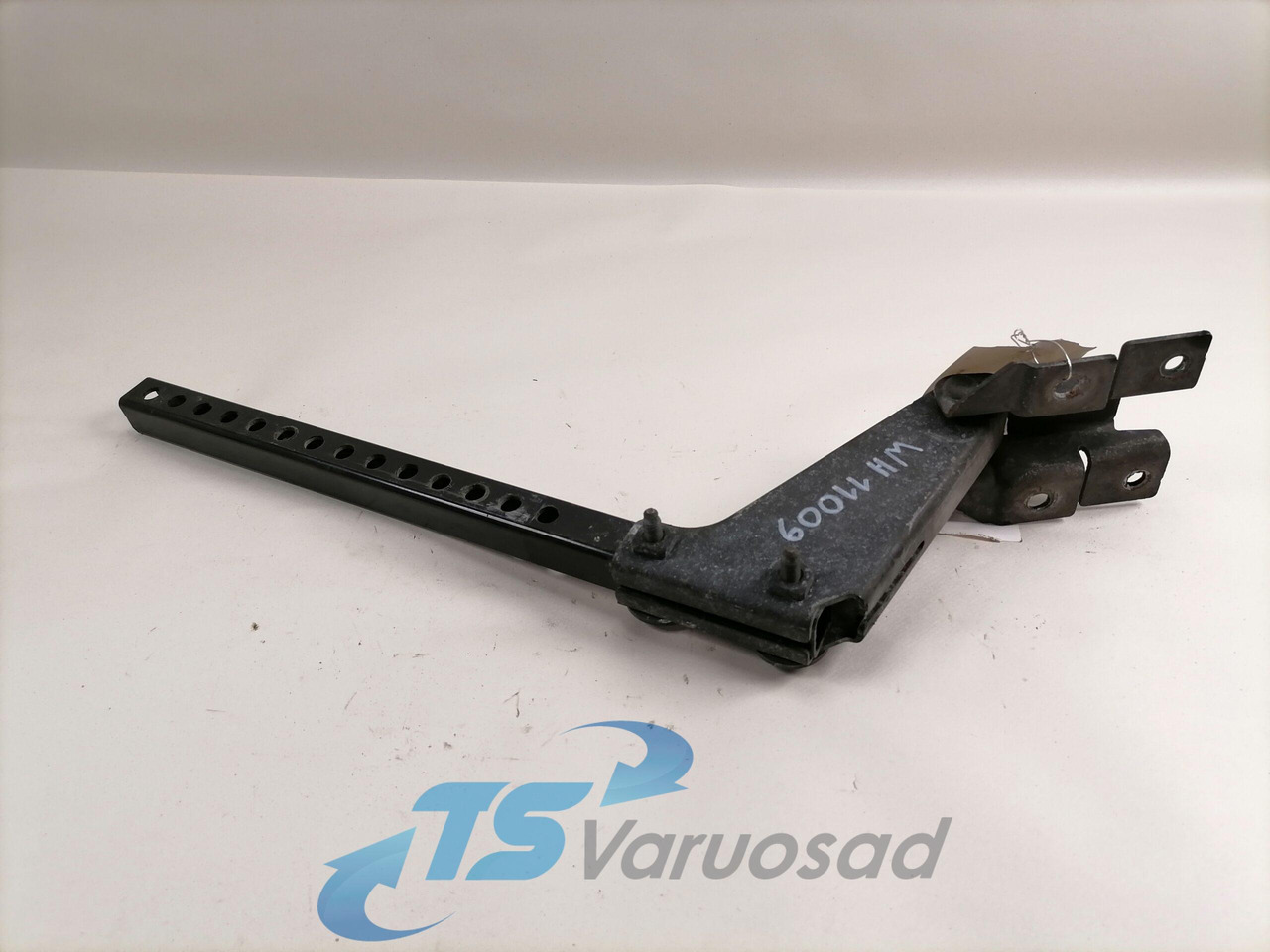 Volvo Kabiini tuulesuunaja kandur 82210159 - Aerodinámica/ Spoiler para Camión: foto 2 Volvo Kabiini tuulesuunaja kandur 82210159 - Aerodinámica/ Spoiler para Camión: foto 2