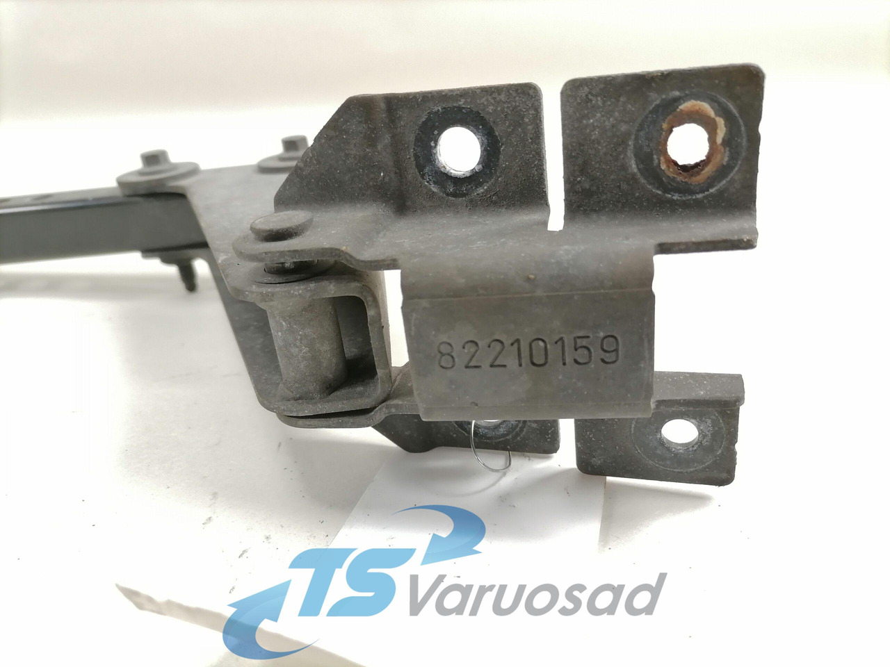 Volvo Kabiini tuulesuunaja kandur 82210159 - Aerodinámica/ Spoiler para Camión: foto 3 Volvo Kabiini tuulesuunaja kandur 82210159 - Aerodinámica/ Spoiler para Camión: foto 3
