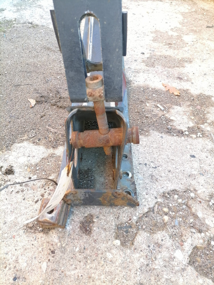 Volvo Kütusepaagi kandur, Volvo 20721537 - Depósito de combustible para Camión: foto 4 Volvo Kütusepaagi kandur, Volvo 20721537 - Depósito de combustible para Camión: foto 4