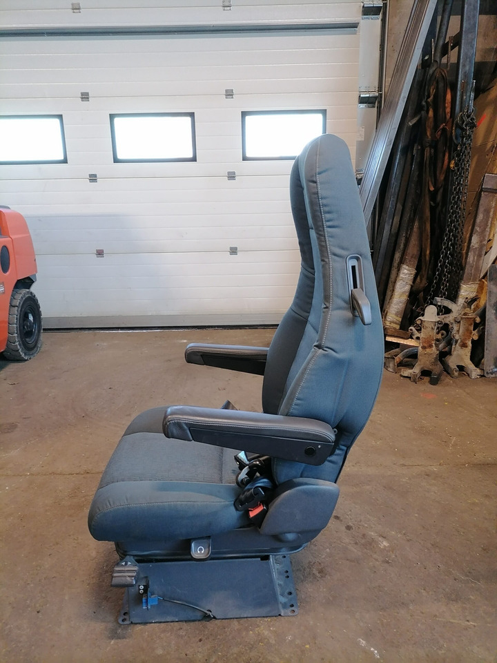 Volvo Passenger seat 21065292 - Asiento para Camión: foto 4 Volvo Passenger seat 21065292 - Asiento para Camión: foto 4