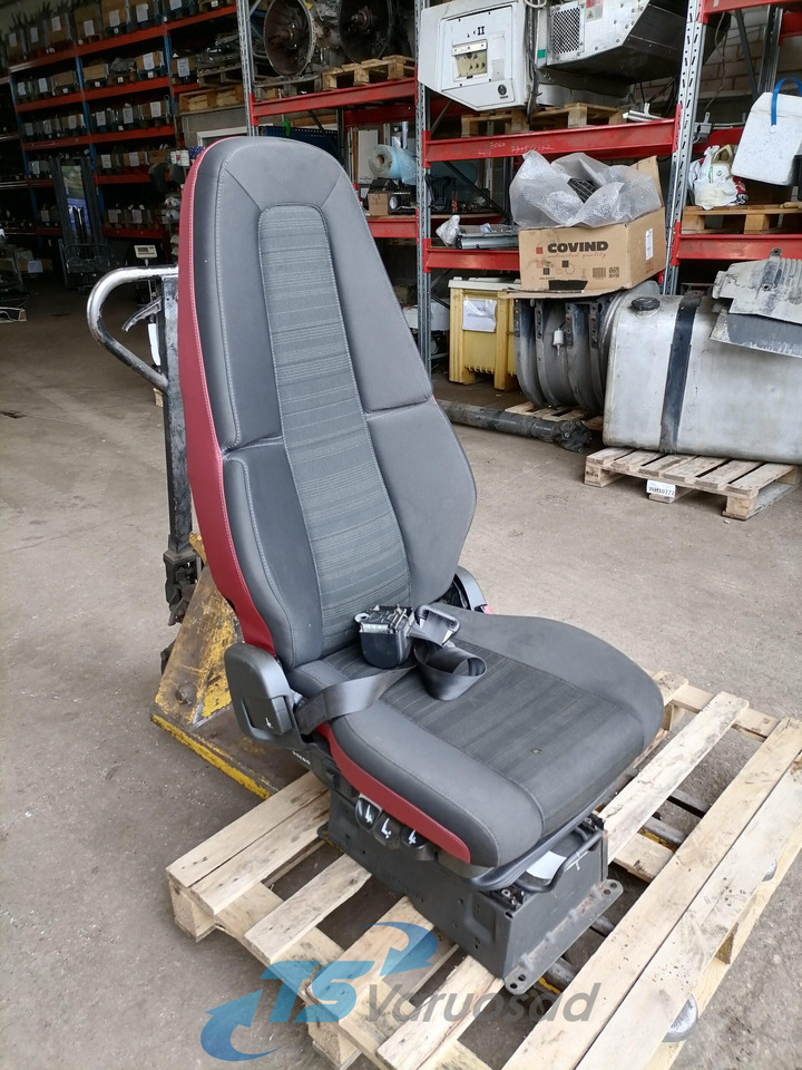 Volvo Passenger seat 82201647 - Asiento para Camión: foto 1 Volvo Passenger seat 82201647 - Asiento para Camión: foto 1