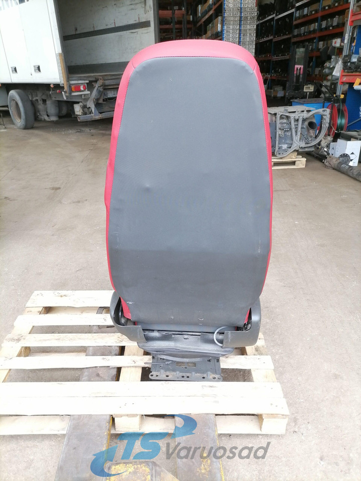 Volvo Passenger seat 82201647 - Asiento para Camión: foto 4 Volvo Passenger seat 82201647 - Asiento para Camión: foto 4