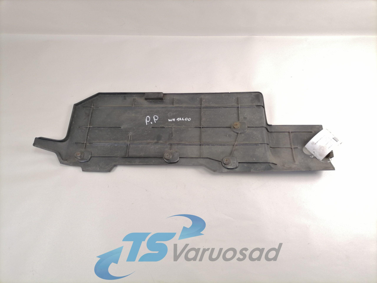 Volvo Plastikdetail 82448657 - Aerodinámica/ Spoiler para Camión: foto 3 Volvo Plastikdetail 82448657 - Aerodinámica/ Spoiler para Camión: foto 3