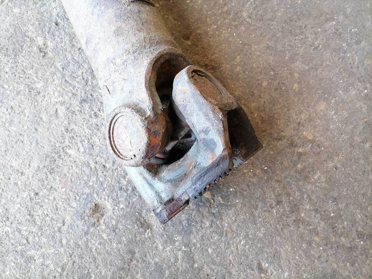 Volvo Propeller shaft 1068155 - Árbol de transmisión para Camión: foto 3 Volvo Propeller shaft 1068155 - Árbol de transmisión para Camión: foto 3