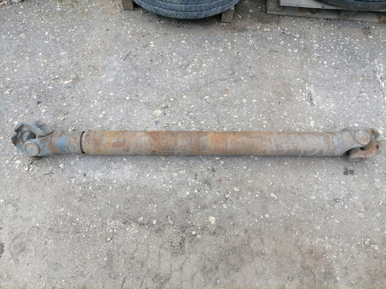 Volvo Propeller shaft 1068161 - Árbol de transmisión para Camión: foto 2 Volvo Propeller shaft 1068161 - Árbol de transmisión para Camión: foto 2