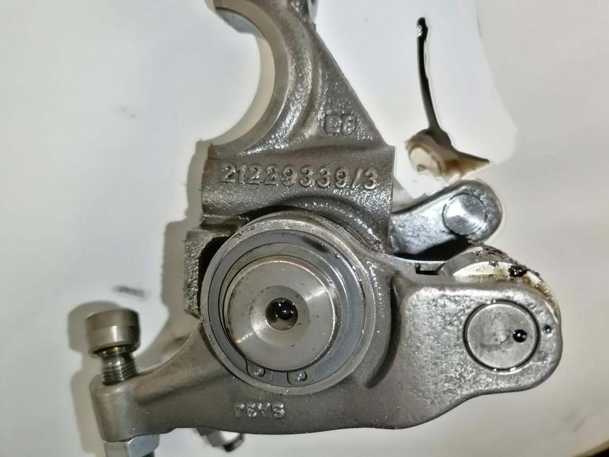 Volvo Set of rockers with shaft 21796360 - Pieza universal para Camión: foto 5 Volvo Set of rockers with shaft 21796360 - Pieza universal para Camión: foto 5