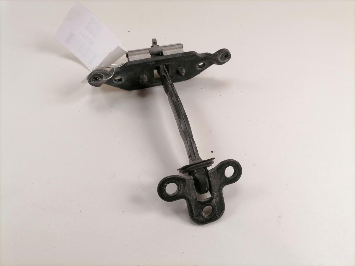 Volvo Uksepiiraja 82859279 - Puerta y piezas para Camión: foto 5 Volvo Uksepiiraja 82859279 - Puerta y piezas para Camión: foto 5