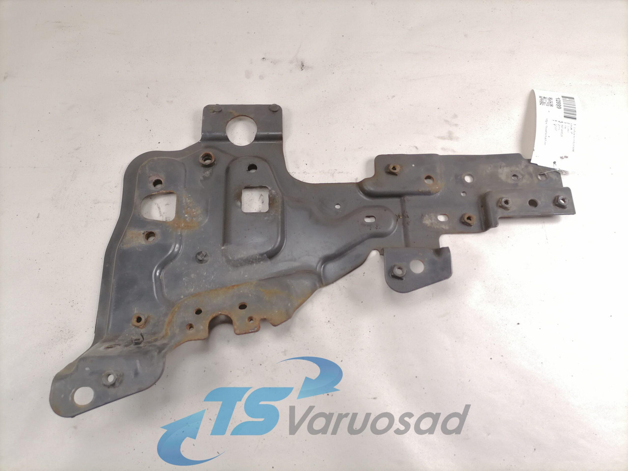 Volvo light bracket 84146828 - Luz/ Iluminación para Camión: foto 1 Volvo light bracket 84146828 - Luz/ Iluminación para Camión: foto 1