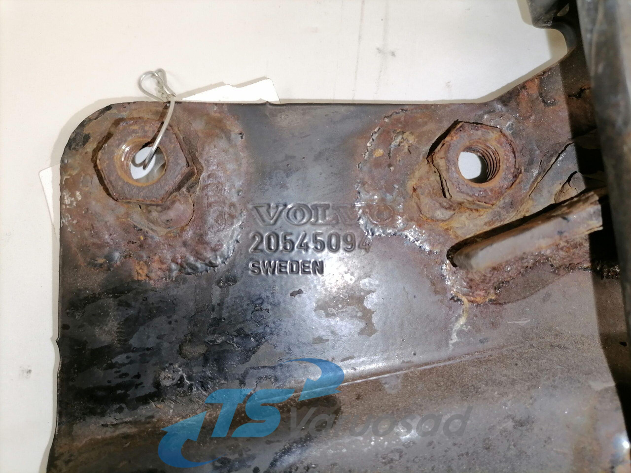 Volvo lower grille carrier hinge 20545094 - Parrilla para Camión: foto 3 Volvo lower grille carrier hinge 20545094 - Parrilla para Camión: foto 3