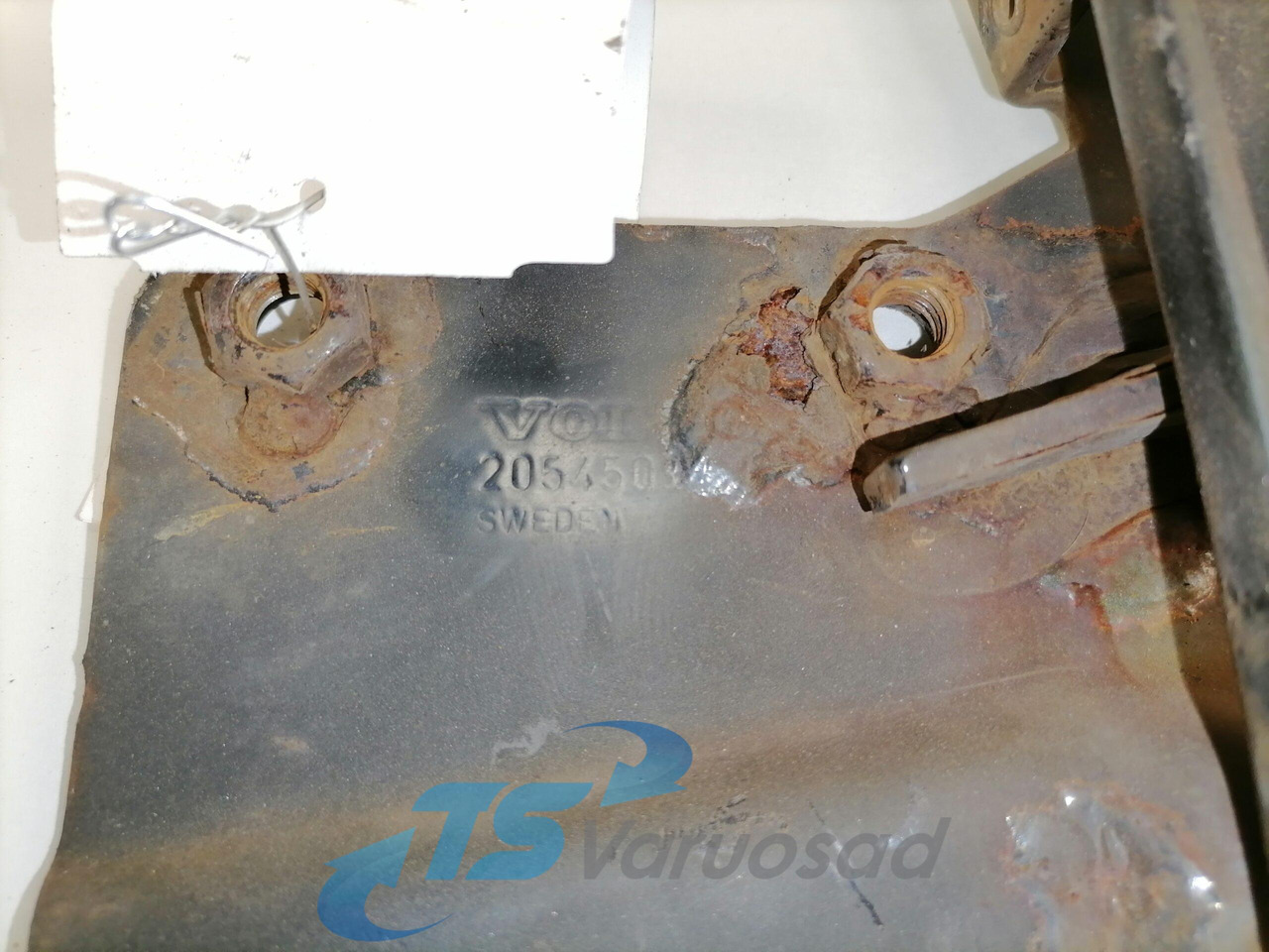 Volvo lower grille carrier hinge 20545094 - Parrilla para Camión: foto 2 Volvo lower grille carrier hinge 20545094 - Parrilla para Camión: foto 2