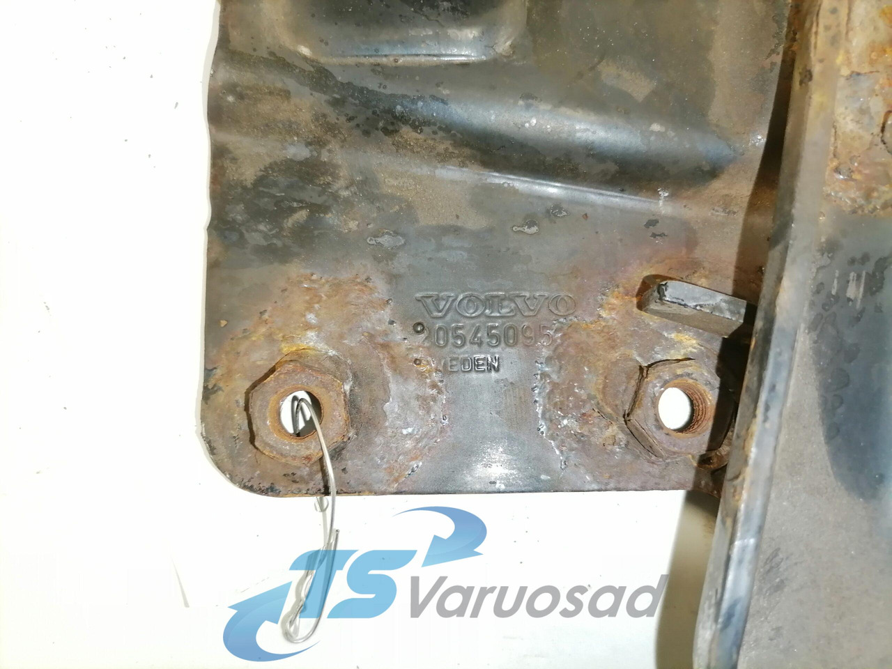 Volvo lower grille carrier hinge 20545095 - Parrilla para Camión: foto 3 Volvo lower grille carrier hinge 20545095 - Parrilla para Camión: foto 3