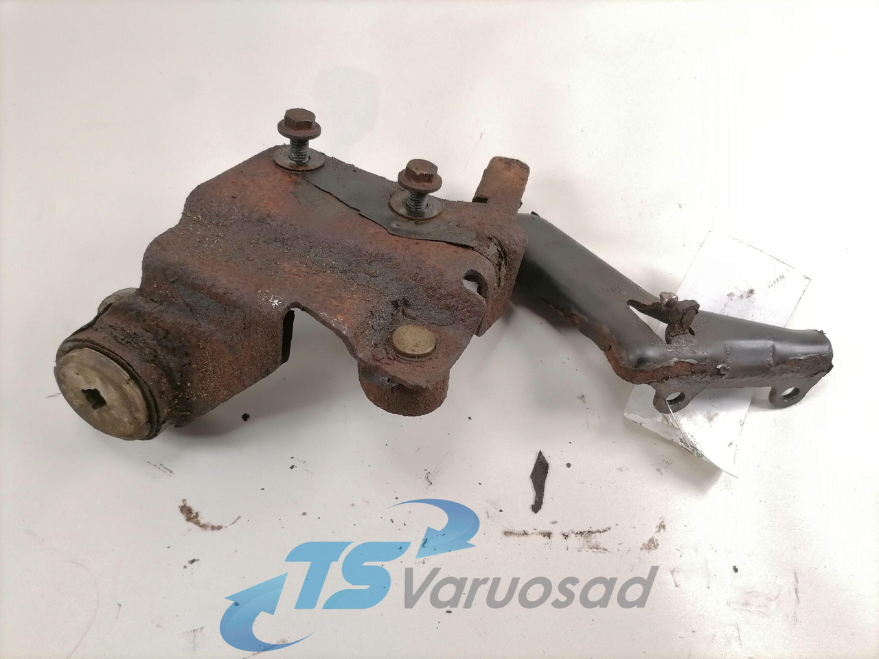Volvo lower grille carrier hinge 20545095 - Parrilla para Camión: foto 2 Volvo lower grille carrier hinge 20545095 - Parrilla para Camión: foto 2