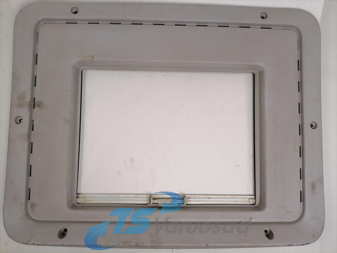 Volvo sunroof plastic cover 20379765 - Pieza universal para Camión: foto 1 Volvo sunroof plastic cover 20379765 - Pieza universal para Camión: foto 1