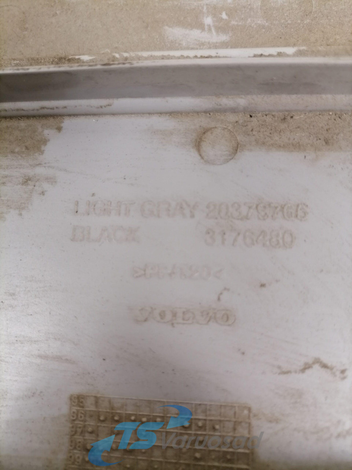 Volvo sunroof plastic cover 20379765 - Pieza universal para Camión: foto 2 Volvo sunroof plastic cover 20379765 - Pieza universal para Camión: foto 2