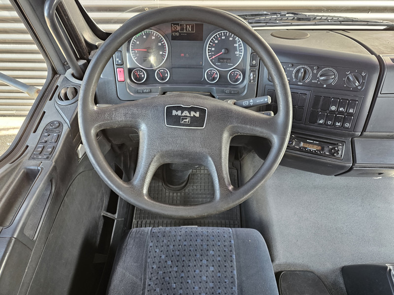 Cabeza tractora MAN TGA 26.440 / TIPPER - TRACTOR COMBI /6x4 / SPRING / BIG AXLE: foto 17 Cabeza tractora MAN TGA 26.440 / TIPPER - TRACTOR COMBI /6x4 / SPRING / BIG AXLE: foto 17