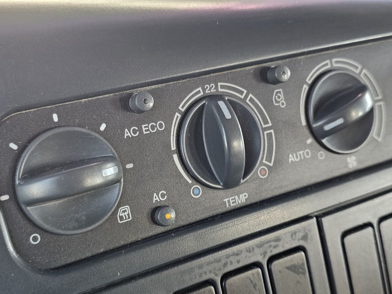 Cabeza tractora MAN TGA 26.440 / TIPPER - TRACTOR COMBI /6x4 / SPRING / BIG AXLE: foto 18 Cabeza tractora MAN TGA 26.440 / TIPPER - TRACTOR COMBI /6x4 / SPRING / BIG AXLE: foto 18