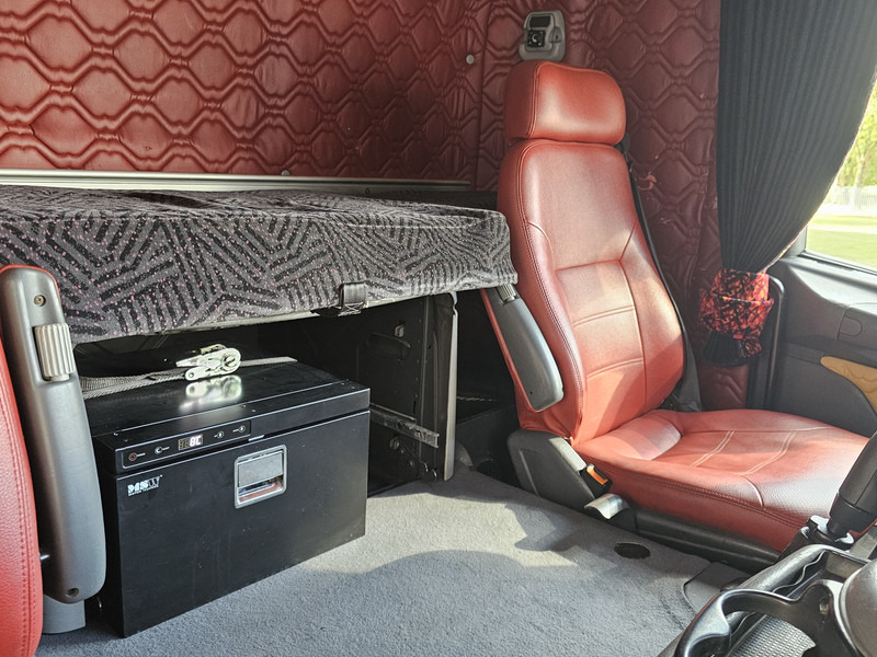 Cabeza tractora Scania R164.580 V8 / MANUAL / RETARDER / TOPLINE: foto 19 Cabeza tractora Scania R164.580 V8 / MANUAL / RETARDER / TOPLINE: foto 19