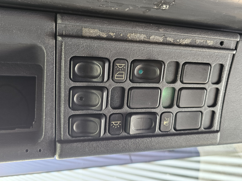 Cabeza tractora Scania R164.580 V8 / MANUAL / RETARDER / TOPLINE: foto 16 Cabeza tractora Scania R164.580 V8 / MANUAL / RETARDER / TOPLINE: foto 16