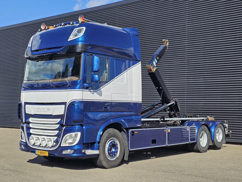 DAF XF 530 SSC 6x2 VDL HOOKLIFT 660 cm - Camión multibasculante: foto 1 DAF XF 530 SSC 6x2 VDL HOOKLIFT 660 cm - Camión multibasculante: foto 1